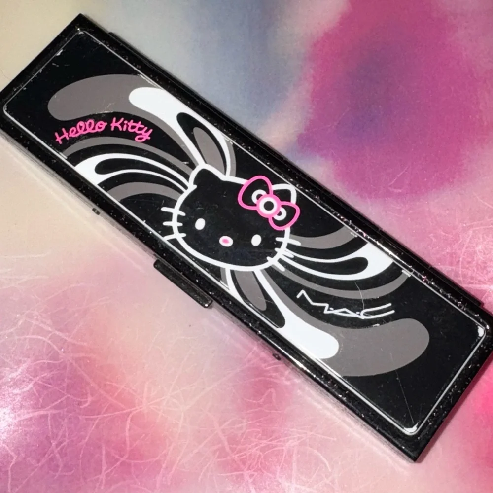 Mac Hello Kitty Lucky Tom eyeshadow palette